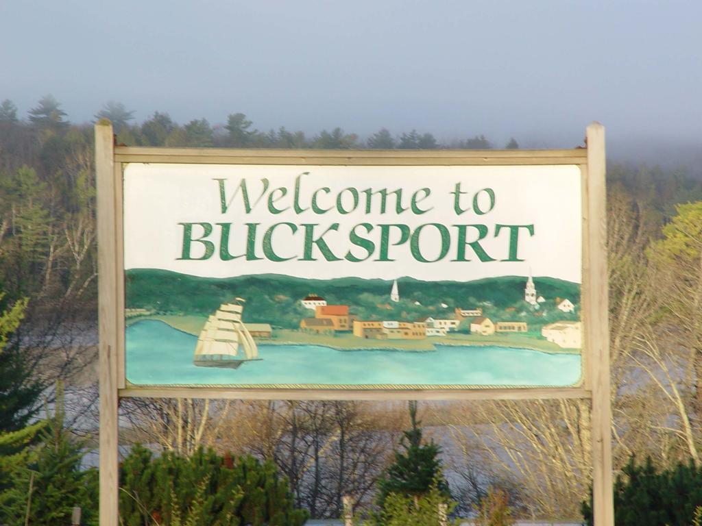 Bucksport Inn Ngoại thất bức ảnh